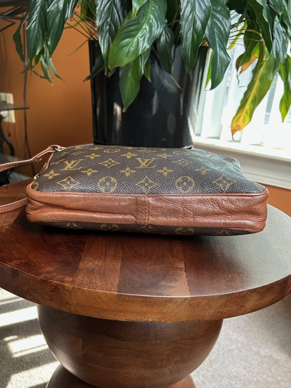 LOUIS VUITTON Monogram Pouch Clutch Wristlet - Picture 7 of 16